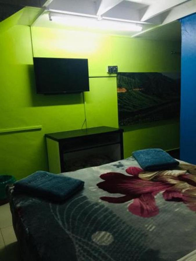 Oyo 90760 Lily Haven Hotel Tanah Rata Ngoại thất bức ảnh