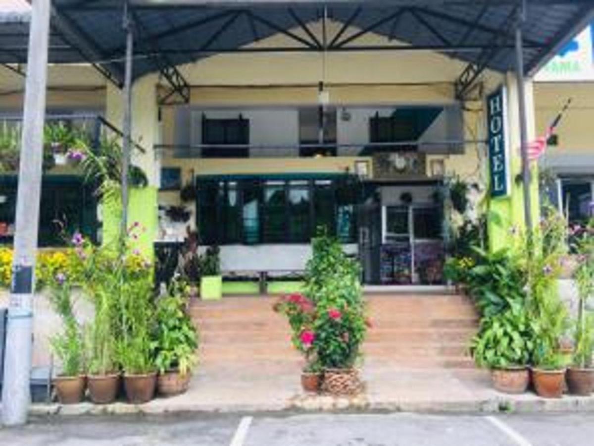 Oyo 90760 Lily Haven Hotel Tanah Rata Ngoại thất bức ảnh